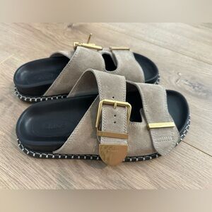 Like New Chloe Rebecca Dual Buckle Sandal in Dark Greige